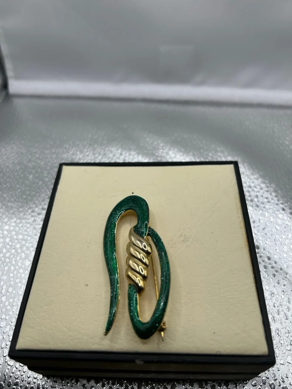 Vintage green enamel brooch gold tone rollover pin sleek swirl statement piece